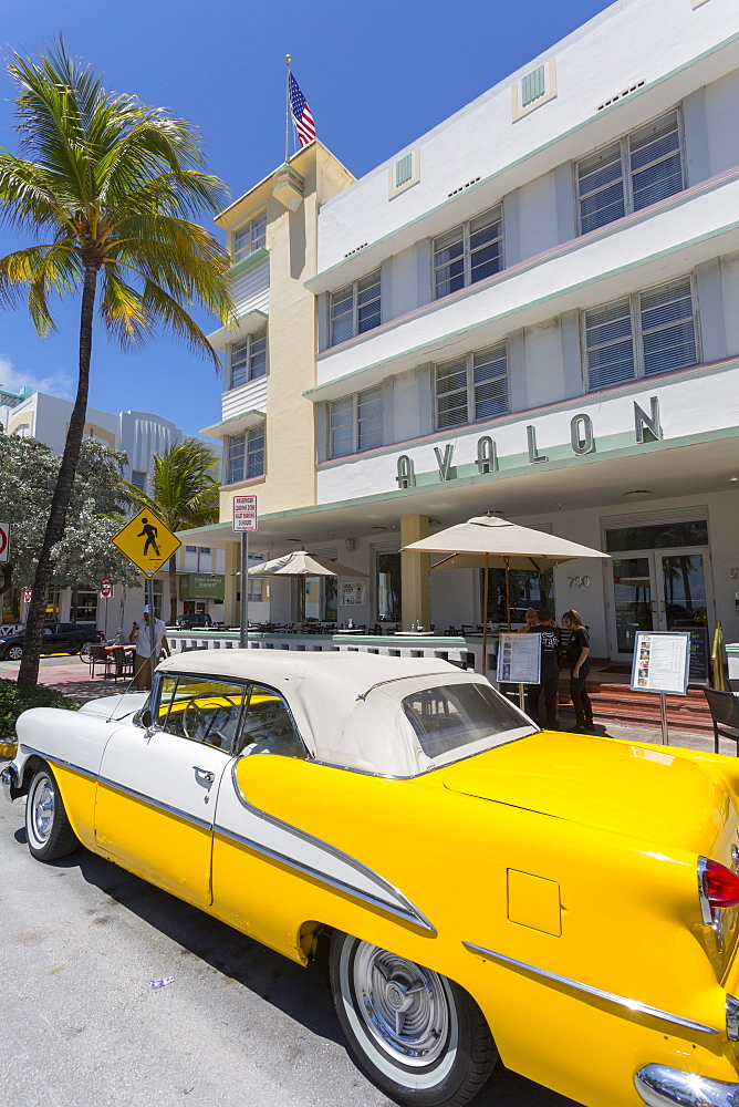 Ocean Drive, classic American car and Art Deco architecture, Miami Beach, Miami, Florida, United States of America, North America