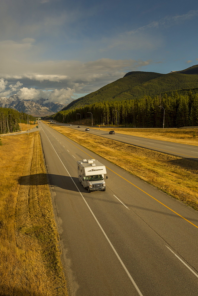 Traffic on Trans Canada Highway 1, Canadian Rockies, Banff National Park, UNESCO World Heritage Site, Alberta, Canada, North America