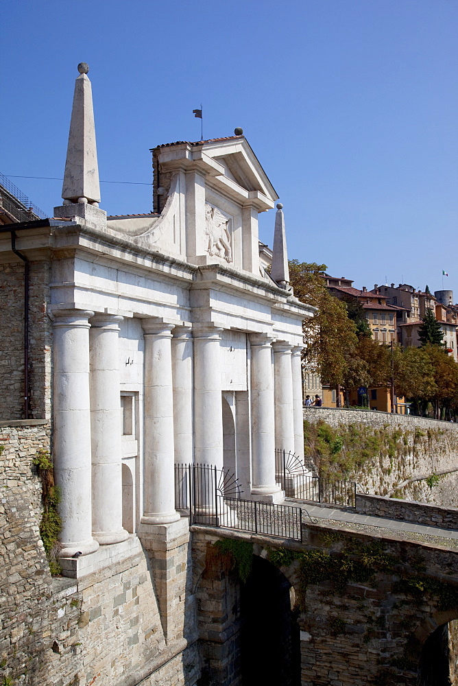 Upper Town and wall, Bergamo, Lombardy, Italy, Europe