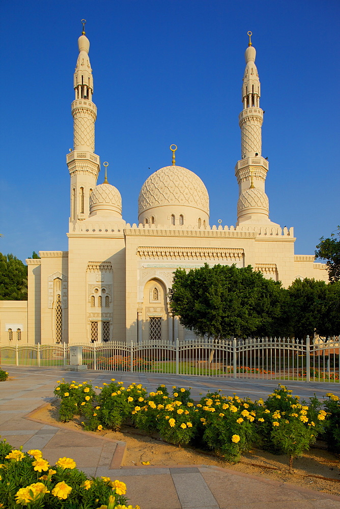 Jumeirah Mosque, Dubai, United Arab Emirates, Middle East