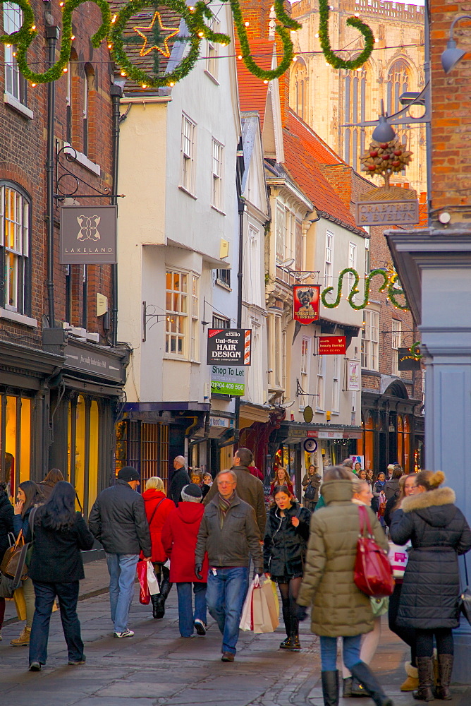 Shops and Minster on Stonegate at Christmas, York, Yorkshire, England, United Kingdom, Europe