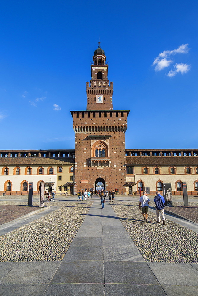 View of Castello Sforzesco (Sforza Castle) on a bright sunny day, Milan, Lombardy, Italy, Europe