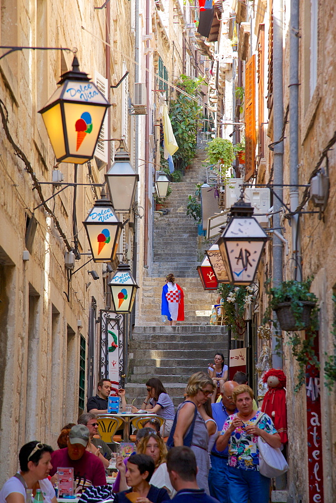 Busy narrow street, Dubrovnik, Dalmatia, Croatia, Europe