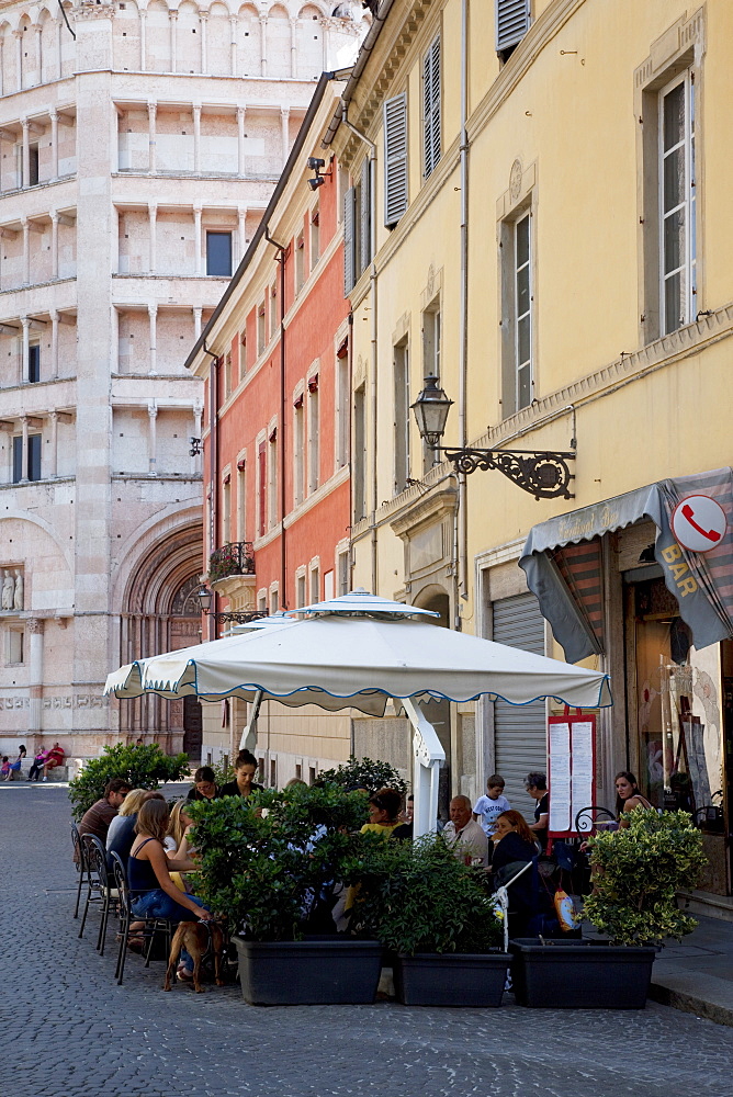 Cafe and Baptistry, Parma, Emilia Romagna, Italy, Europe