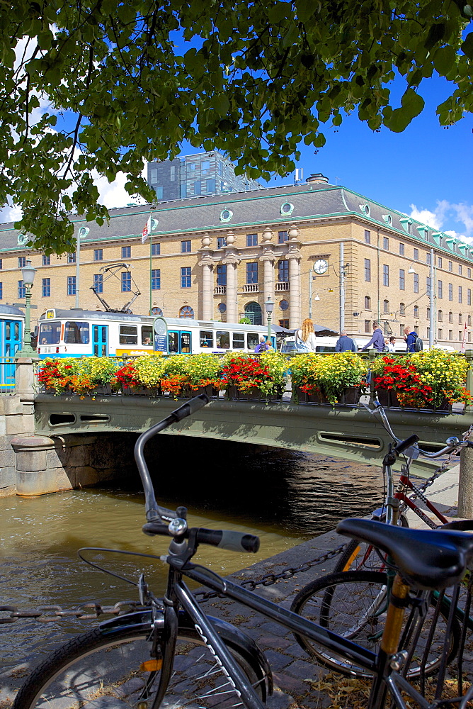 Canal and city tram, Drottningtorget, Gothenburg, Sweden, Scandinavia, Europe 