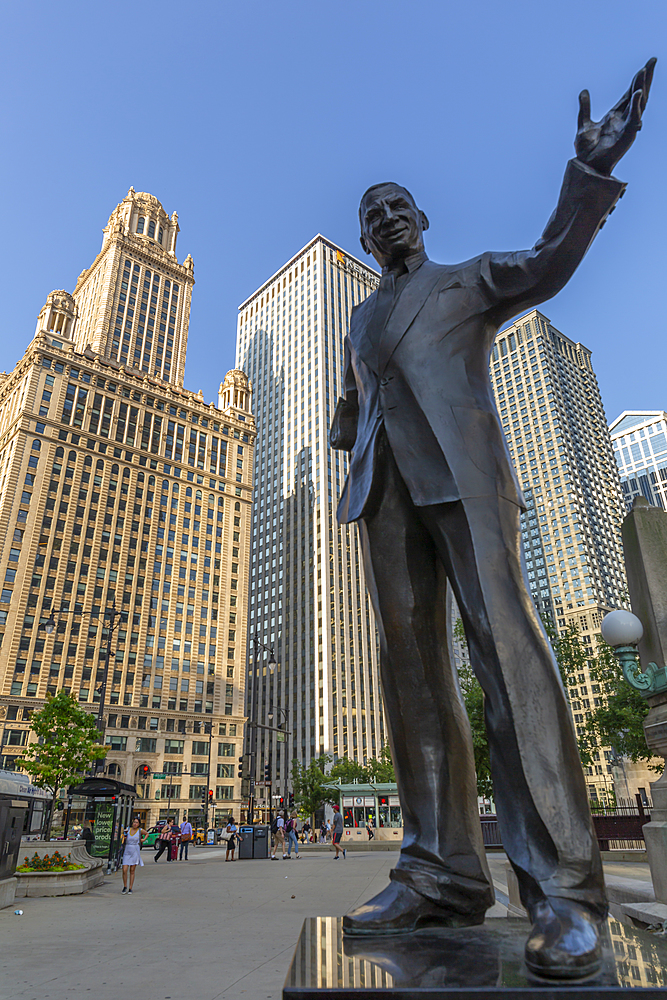 View of Irv Kupcinet (Mr. Chicago) statue, Chicago, Illinois, United States of America, North America