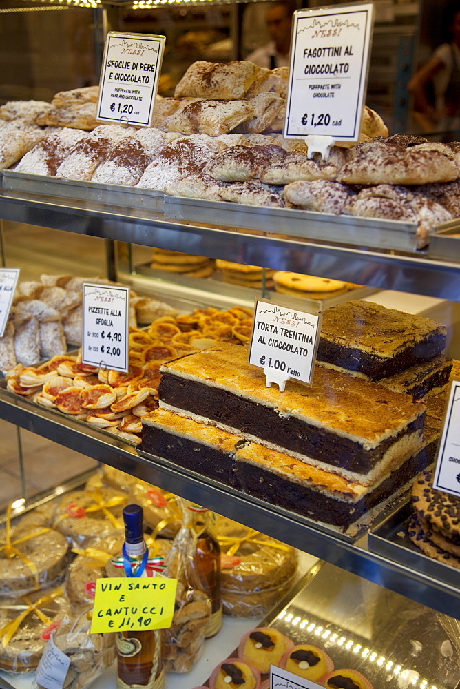 Local baker's shop window, Bergamo, Lombardy, Italy, Europe