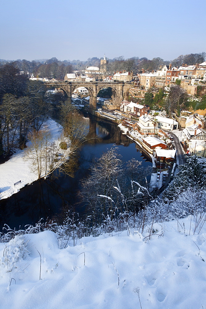 Railway Viaduct over the Nidd at Knaresborough in winter, Yorkshire, England, United Kingdom, Europe 