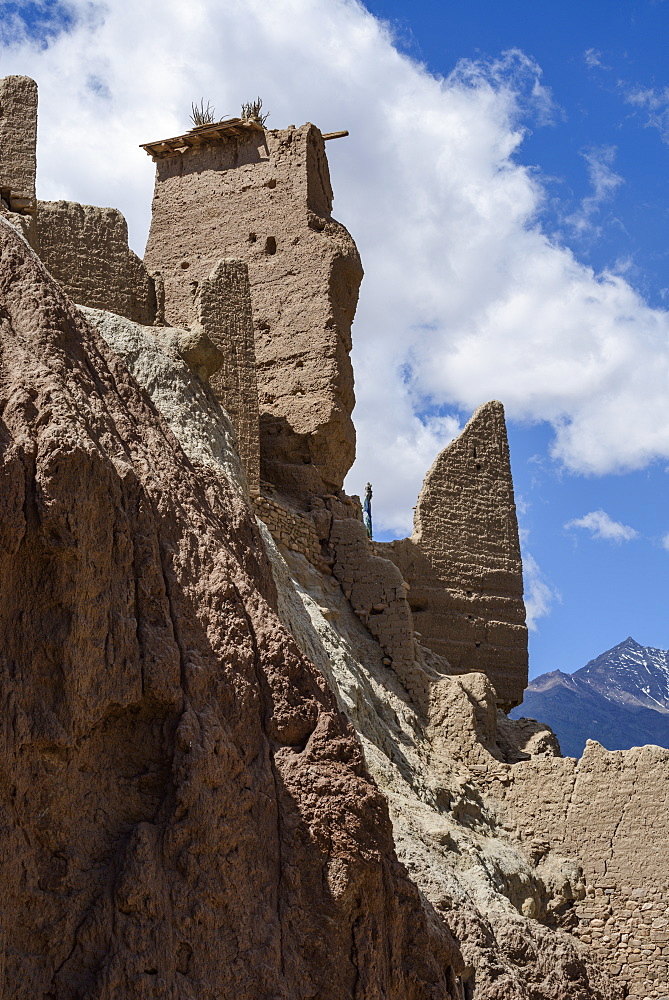 The 16th and 17th century fort and monastery at Basgo, Ladakh, Himalayas, India, Asia