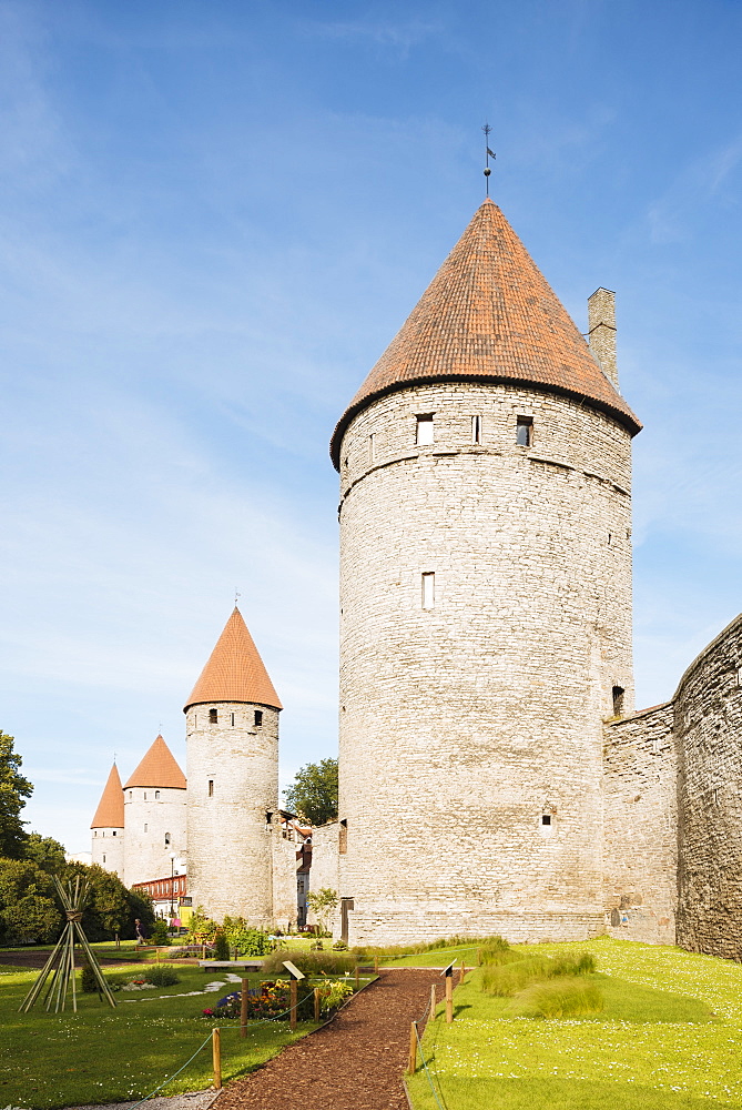 The Old City walls, Old Town, UNESCO World Heritage Site, Tallinn, Estonia, Europe