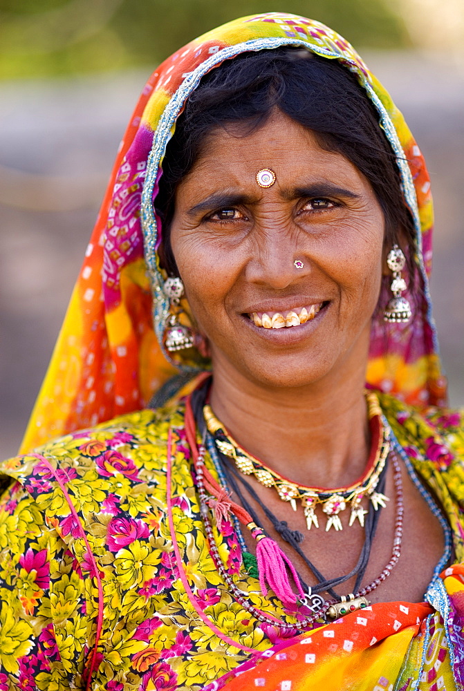 Portrait of local woman, Pushkar Lake, Rajasthan, India, Asia