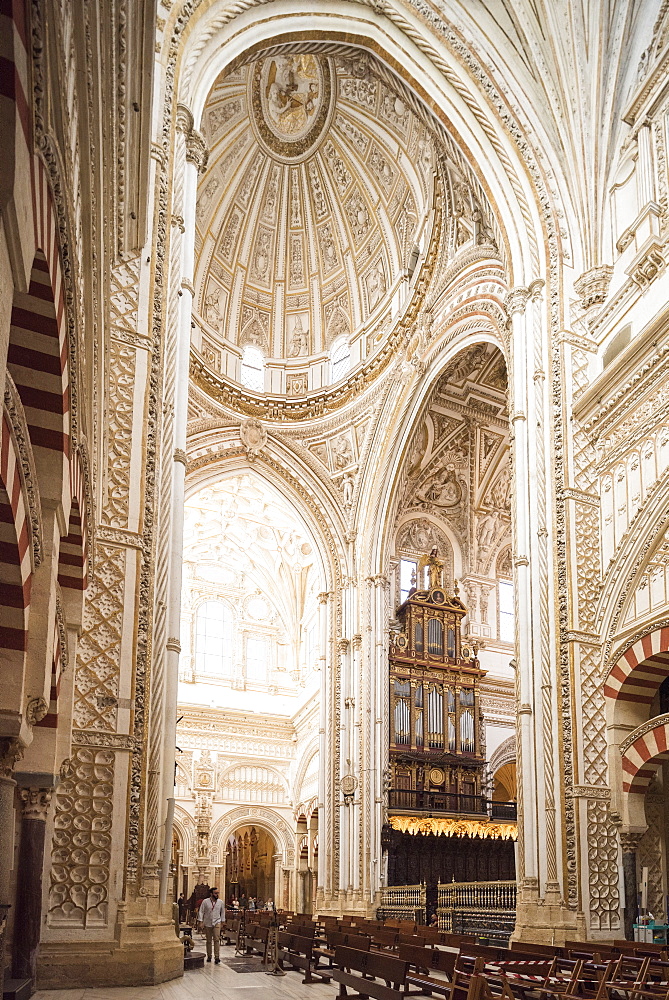 Interior of The Great Mosque (Cathedral of Our Lady of the Assumption) (Mezquita) of Cordoba, UNESCO World Heritage Site, Cordoba, Andalucia, Spain, Europe