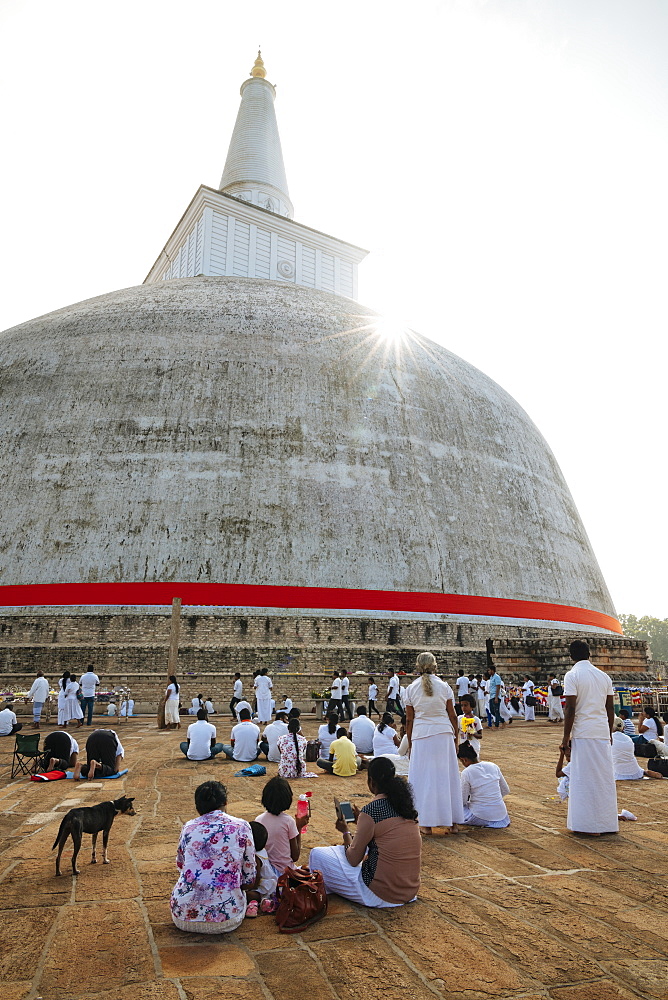 Ruwanweli Saya Dagoba (Golden Sand Stupa), Anuradhapura, UNESCO World Heritage Site, North Central Province, Sri Lanka, Asia