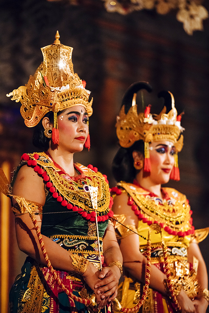 Traditional Balinese Dance Performance, Ubud, Bali, Indonesia, Southeast Asia, Asia