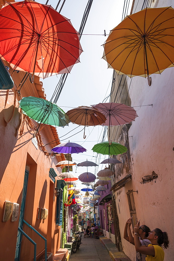 Street scene, Getsemani Barrio, Cartagena, Bolivar Department, Colombia, South America