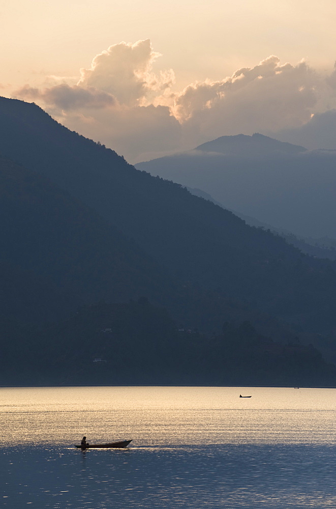 Phewa Tal Lake, Pokhara, Western Hills, Nepal, Himalayas, Asia