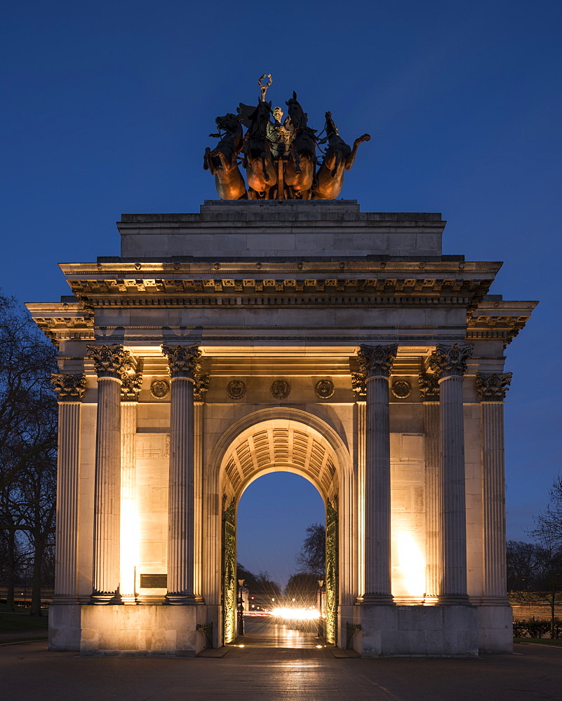 Exterior of Wellington Arch at night, Hyde Park Corner, London, England, United Kingdom, Europe