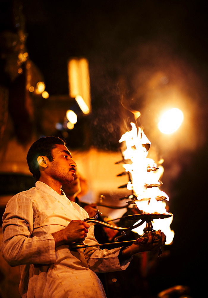 Puja Ceremony, Ghat, Mathura, Uttar Pradesh, India, Asia