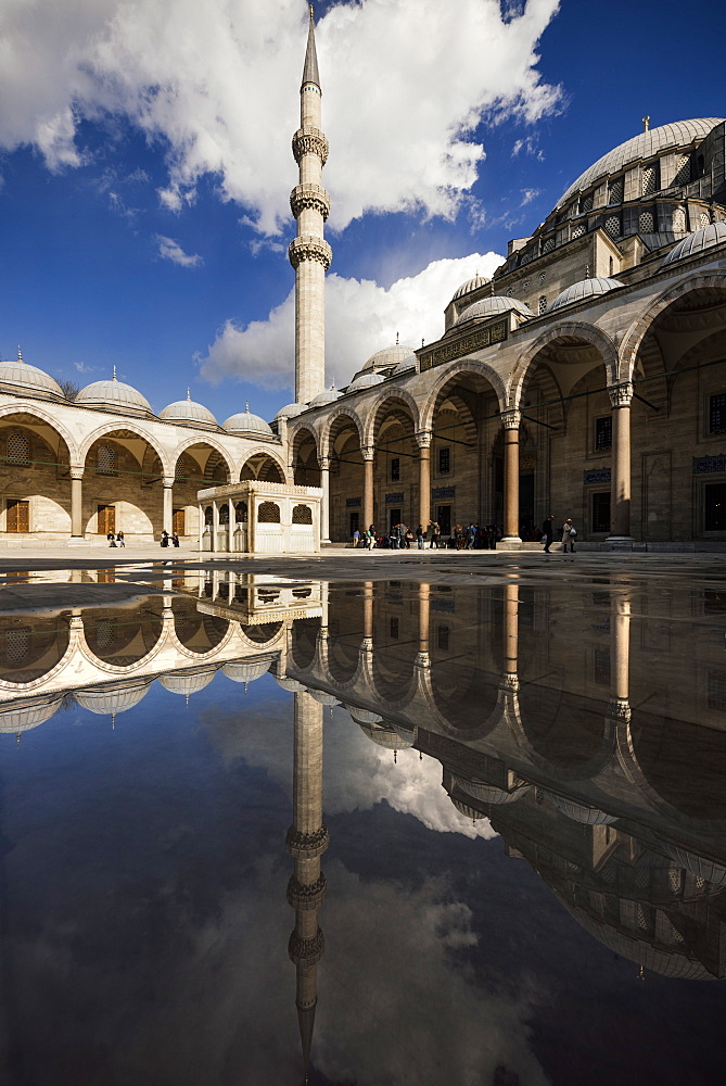 Exterior of Suleymaniye Mosque, UNESCO World Heritage Site, Istanbul, Turkey, Europe