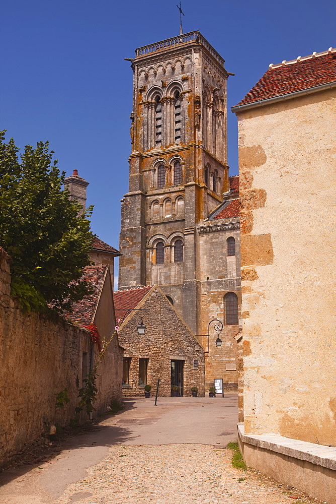 The Basilica of St. Magdalene, UNESCO World Heritage Site, Vezelay, Yonne, Burgundy, France, Europe