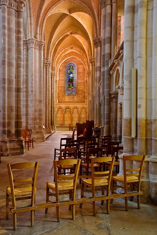 The interior of Eglise Saint Martin de Clamecy in the town of Clamecy, Burgundy, France, Europe