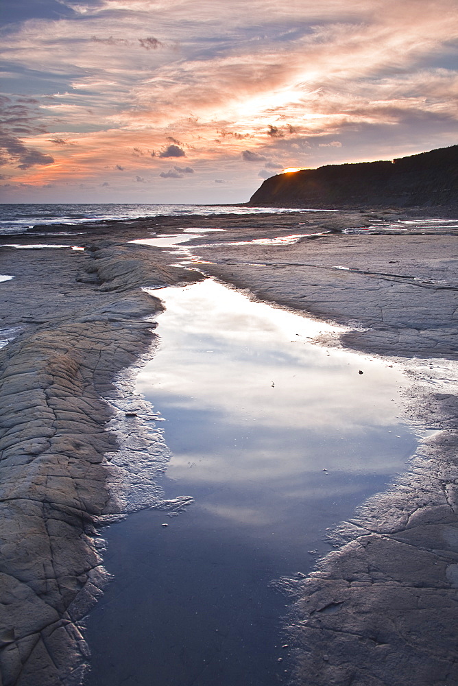 Kimmeridge Bay on the Dorset coast at sunset, Jurassic Coast, UNESCO World Heritage Site, Dorset, England, United Kingdom, Europe