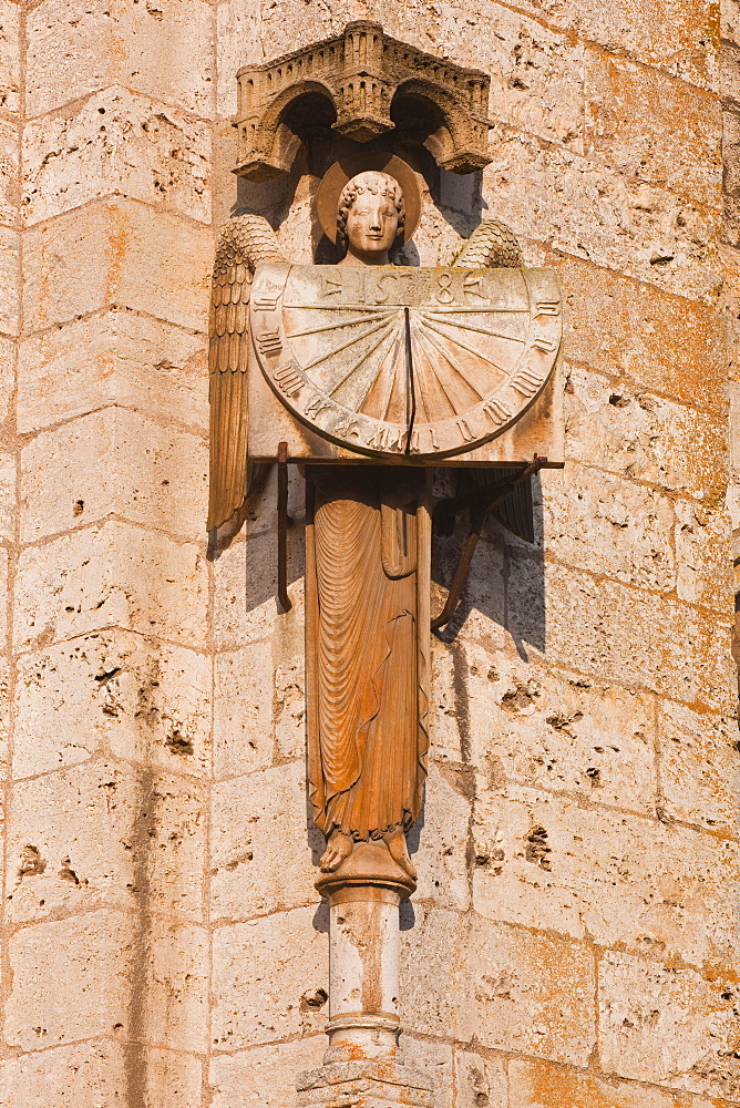 An old sundial on Chartres Cathedral, UNESCO World Heritage Site, Chartres, Eure-et-Loir, Centre, France, Europe