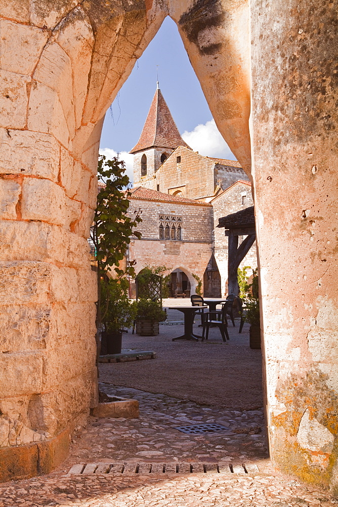 Eglise Saint Dominique in the village of Monpazier, one of the Beaux Villages de France, Dordogne, France, Europe