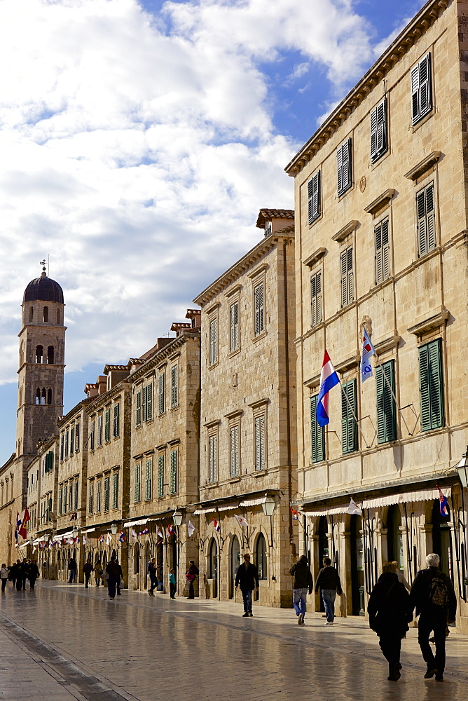 Main street Stradun (Placa) in the old town of Dubrovnik, UNESCO World Heritage Site, Croatia, Europe