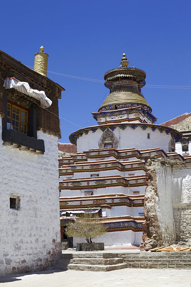 The Kumbum chorten (Stupa) in the Palcho Monastery at Gyantse, Tibet, China, Asia