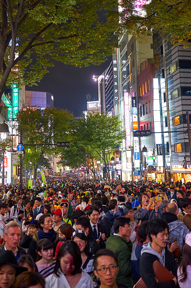 Crowds of people during the Halloween celebrations in Shibuya, Tokyo, Japan, Asia