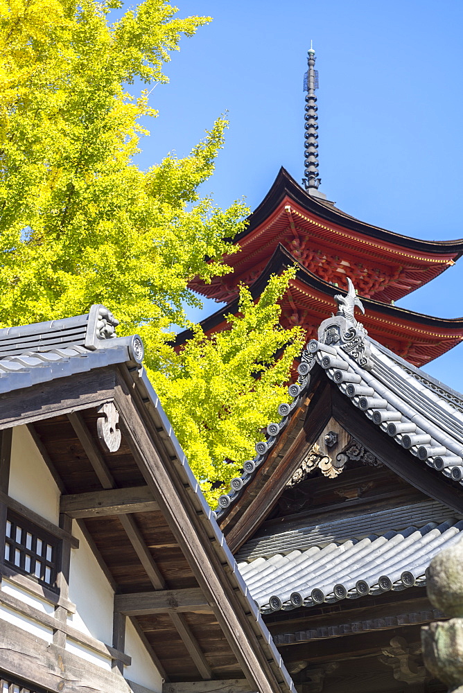 Senjokaku five-storey pagoda on Miyajima island, Itsukushima, UNESCO World Heritage Site, Hiroshima Prefecture, Honshu, Japan, Asia