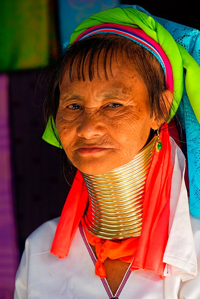 Kayan woman N.W. Thailande.