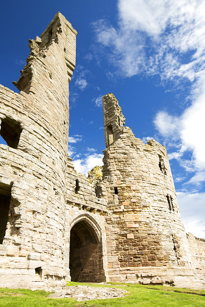 Dunstanburgh Castle, Northumberland, UK.