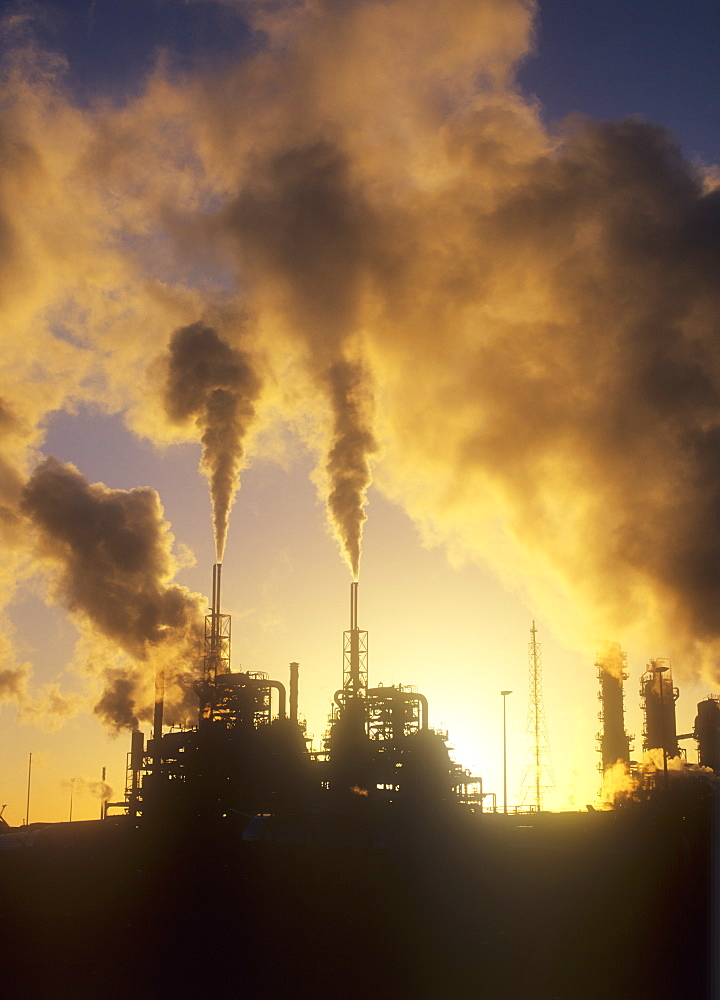 Pollution from a petrochemical plant on Teeside, England, United Kingdom, Europe