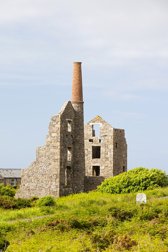 An old Cornish tin mine near Tredinnick, Cornwall, England, United Kingdom, Europe