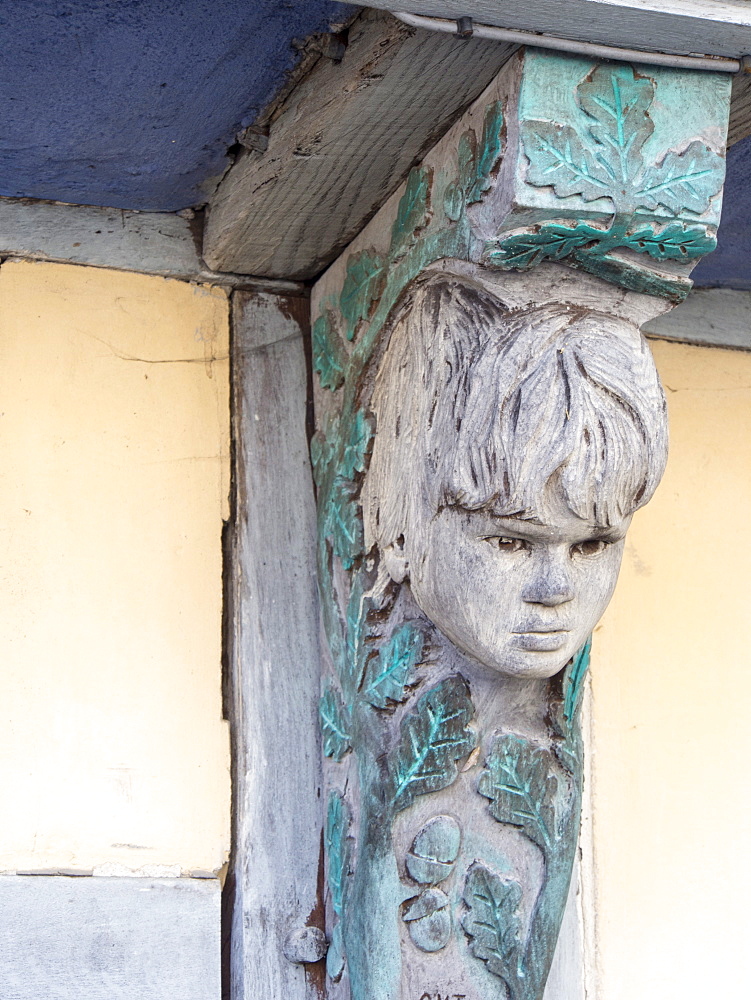 A modern wooden carved sculpture in Bishops Castle, Shropshire, England, United Kingdom, Europe