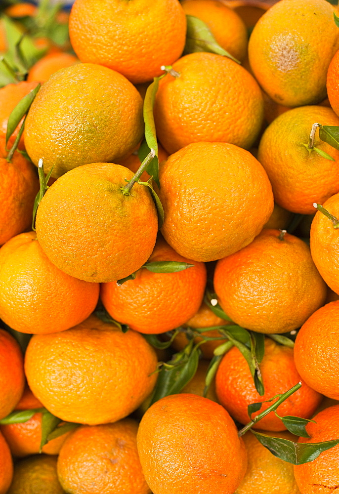 Fresh local oranges, Sunday morning markets. Pollenca, Tramuntana, Mallorca, Spain, Europe