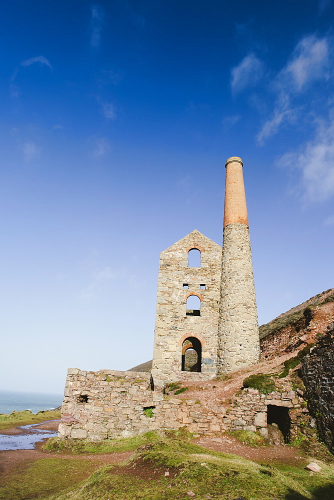 Towan Roath Engine House at Wheal Coates Tin Mine, UNESCO World Heritage Site, St. Agnes, Cornwall, England, United Kingdom, Europe 