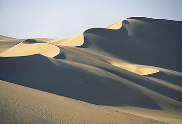 Sinous dune ridge in the great sand sea south of Siwa oasis, Egyptian Western Desert.