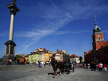 Castle Square (Plac Zamkowy) and Royal Castle, Old Town, Warsaw, Poland.