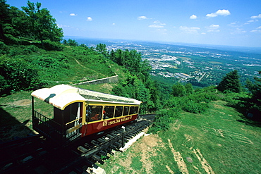 The Incline Railway approaches the station atop Lookout Mountain in Chattanooga, TN