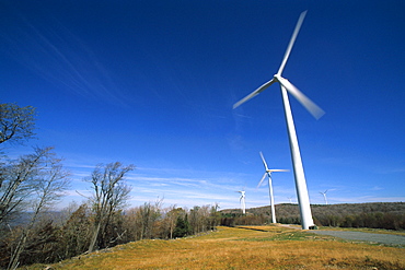 Power generatiing wind turbines outside of Thomas, WV