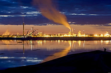 Syncrude upgrader and tailings pond, Fort McMurray, Canada.