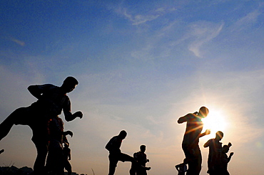 Kykateg, the first professional  football team of  native Indian of Amazon. In this picture the team while training