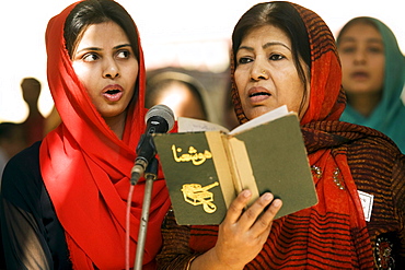 Pakistani Christians at a service in Karachi, Pakistan on February 1, 2008.