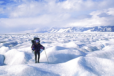 Tina Arapkiles traverses the Continental Icecap in Argentina