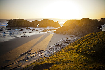 Sunset above Elephant Rock, Bandon Bay Beach, Oregon.