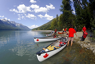 Boy Scouts canoeing on the Bowron Lakes circuit. Bowron Lakes Provincial Park. Quesnel, British Columbia