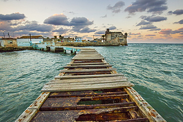 Cohimar wharf and castle near Havana